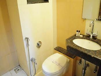 Oyo Rooms Railway Station Ankleshwar エクステリア 写真