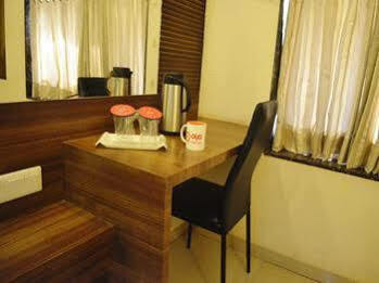 Oyo Rooms Railway Station Ankleshwar エクステリア 写真